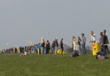 Die Menschenkette als politische Aktionsform