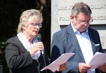 Gedenken in Roselies getragen von Respekt