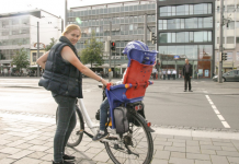 Satire im Sattel: Lachen beim Radeln