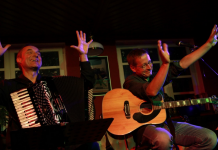 Liedermacher-Duo OHROFYLL in der Geitelder Kirche