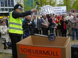 Gehweg-E-Roller am Ende?