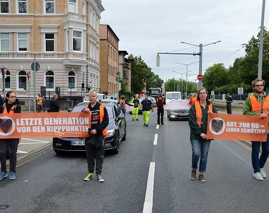 Erneute Blockade der Letzten Generation am Erdüberlastungstag