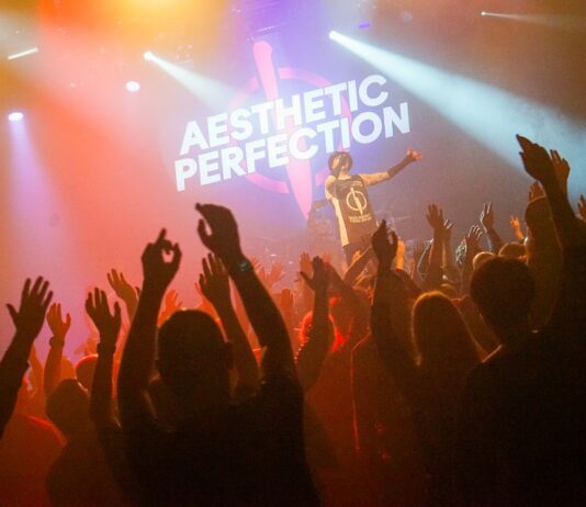25 Jahre Aesthetic Perfection – Elektromagie im Westand