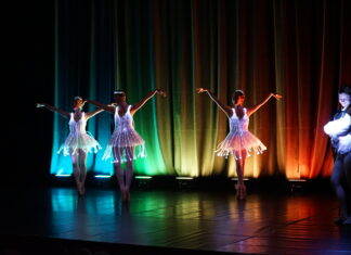 Leuchtende Bewegung: „We Call It Ballet“ begeistert im Westand