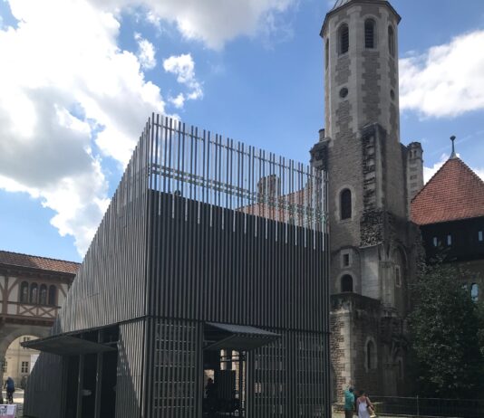 KUNST AM PAVILLON = Ausstellung + Lesungen + Musik