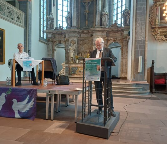 Peter Brandt in der Martinikirche: neue Entspannungspolitik ist notwendig, machbar – und keineswegs weltfremd